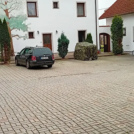 U Dubu Gæstehus 3*